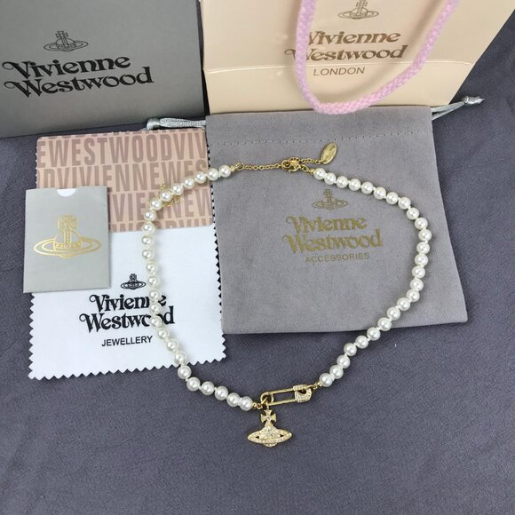 💎Vivienne Westwood Gold Safety Pin Pearl Necklace💎 - Picture 9 of 11